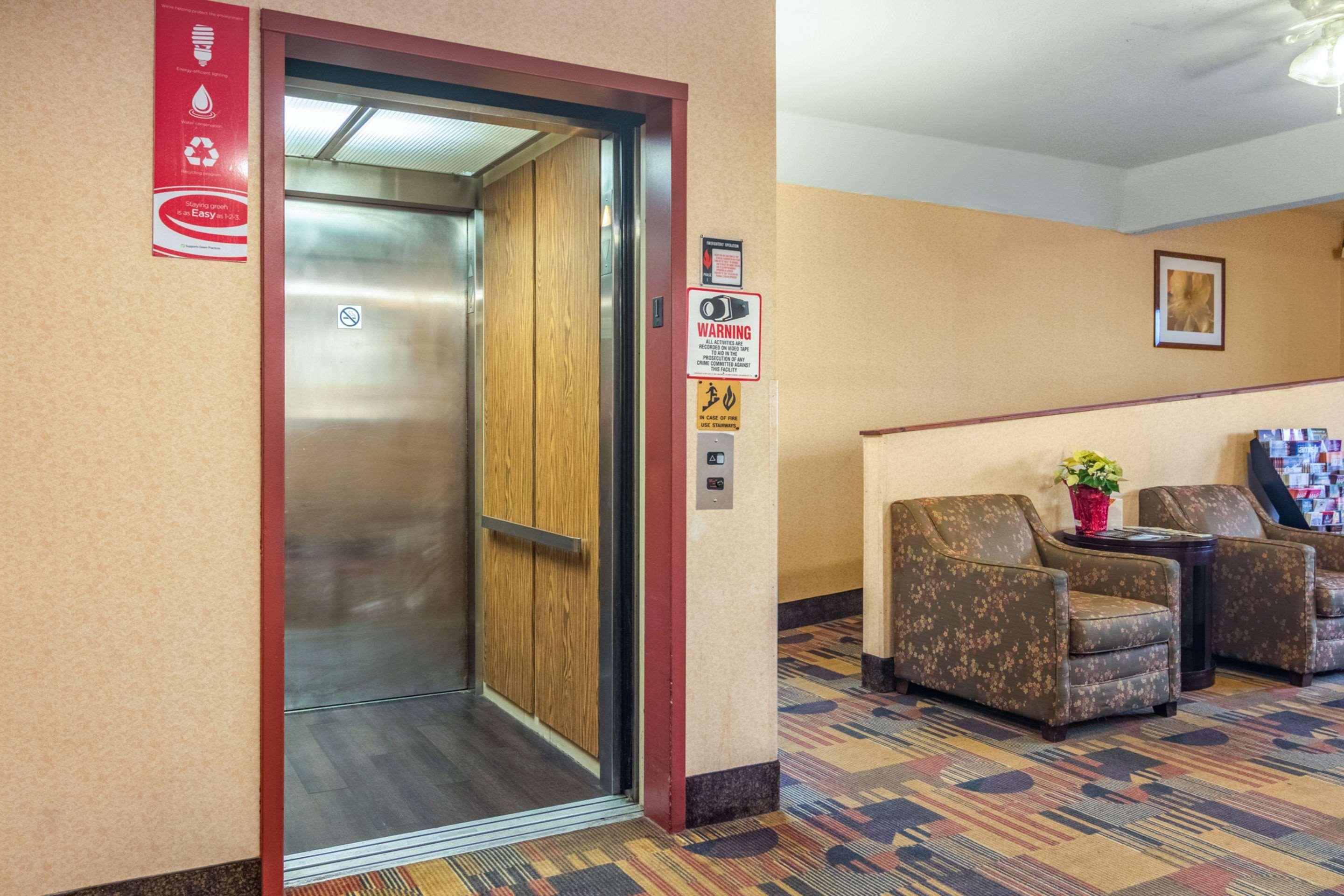 Econo Lodge Kent Eksteriør billede
