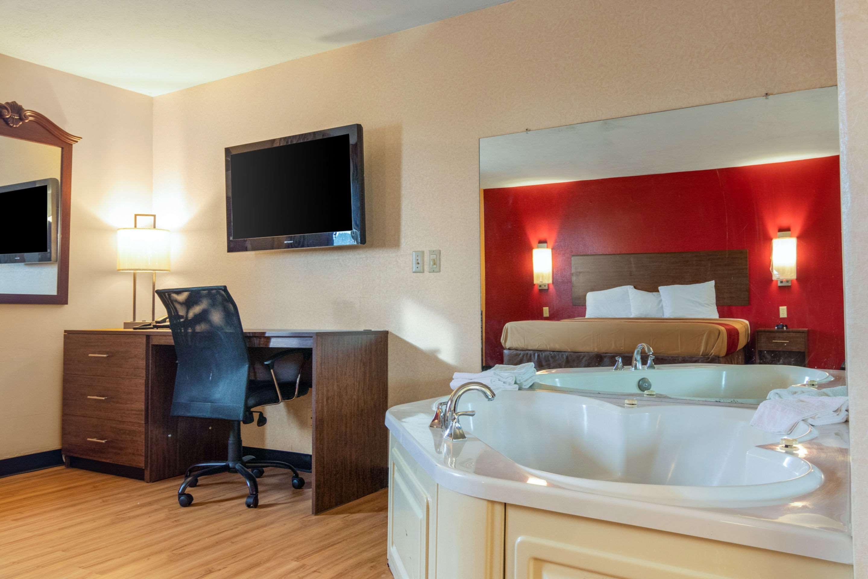 Econo Lodge Kent Eksteriør billede