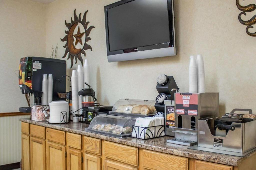Econo Lodge Kent Eksteriør billede